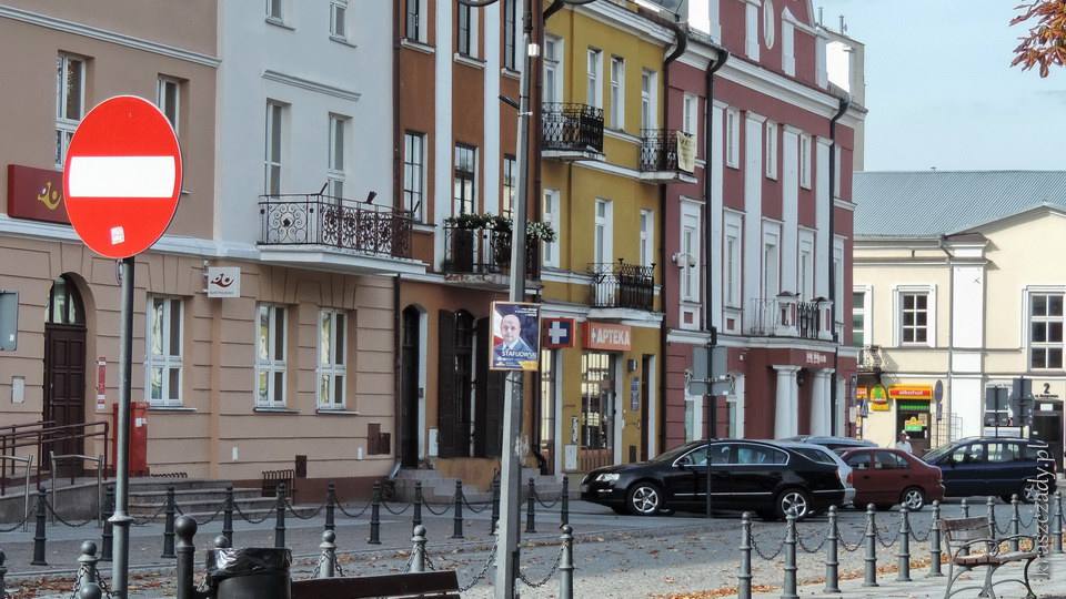 Krasnystaw, centrum, Plac 3 maja. Odrestaurowane kamienice